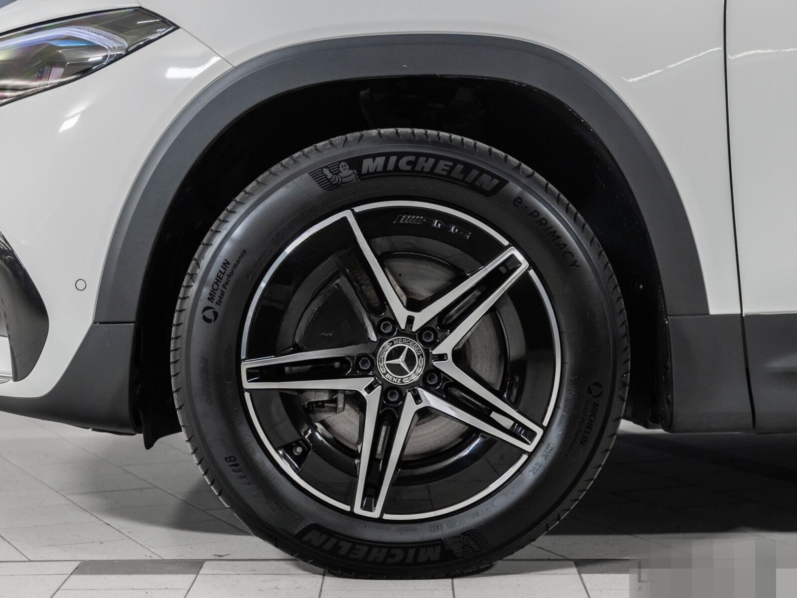 Mercedes-Benz EQB 350 4M AMG LED/Kamera/SHZ/Adv.Sound/Ambiente foto 7