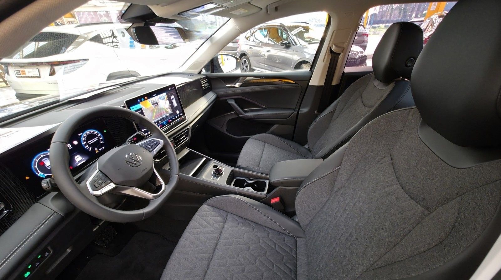 Volkswagen Tiguan Life eTSI AHK el.Heckk. Kamera Sicherheit foto 12