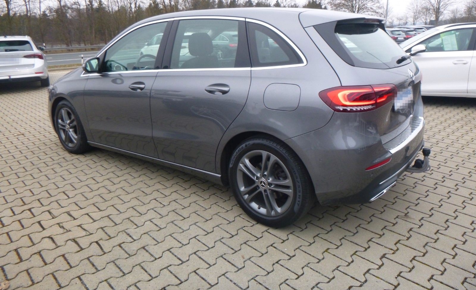 Mercedes-Benz B 180 >AUT/AHK/NAV/KAM/PDC/LED< foto 4