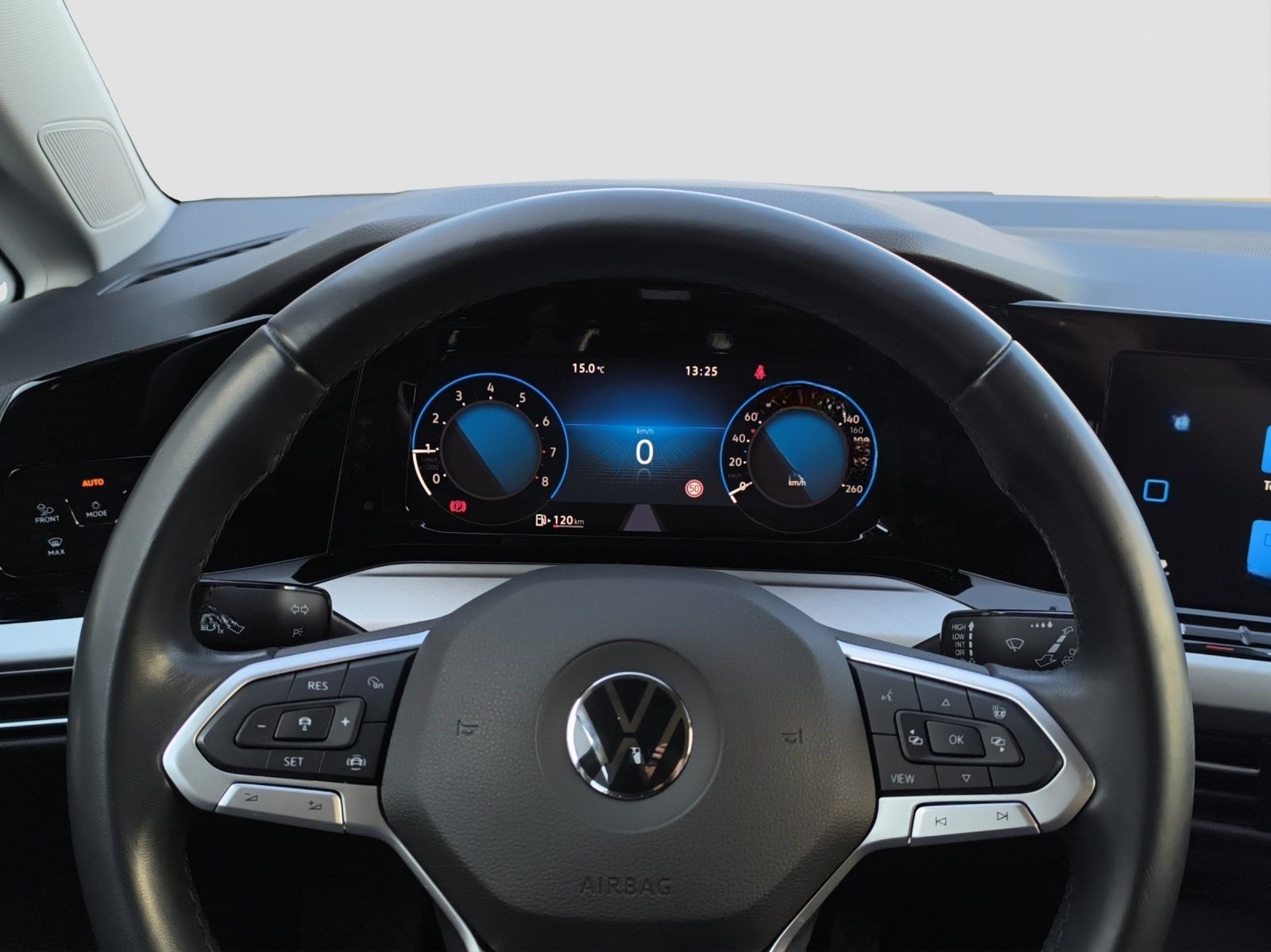 Volkswagen Golf 8 Lim. 1.5 TSI Life LED NAVI RFK foto 14