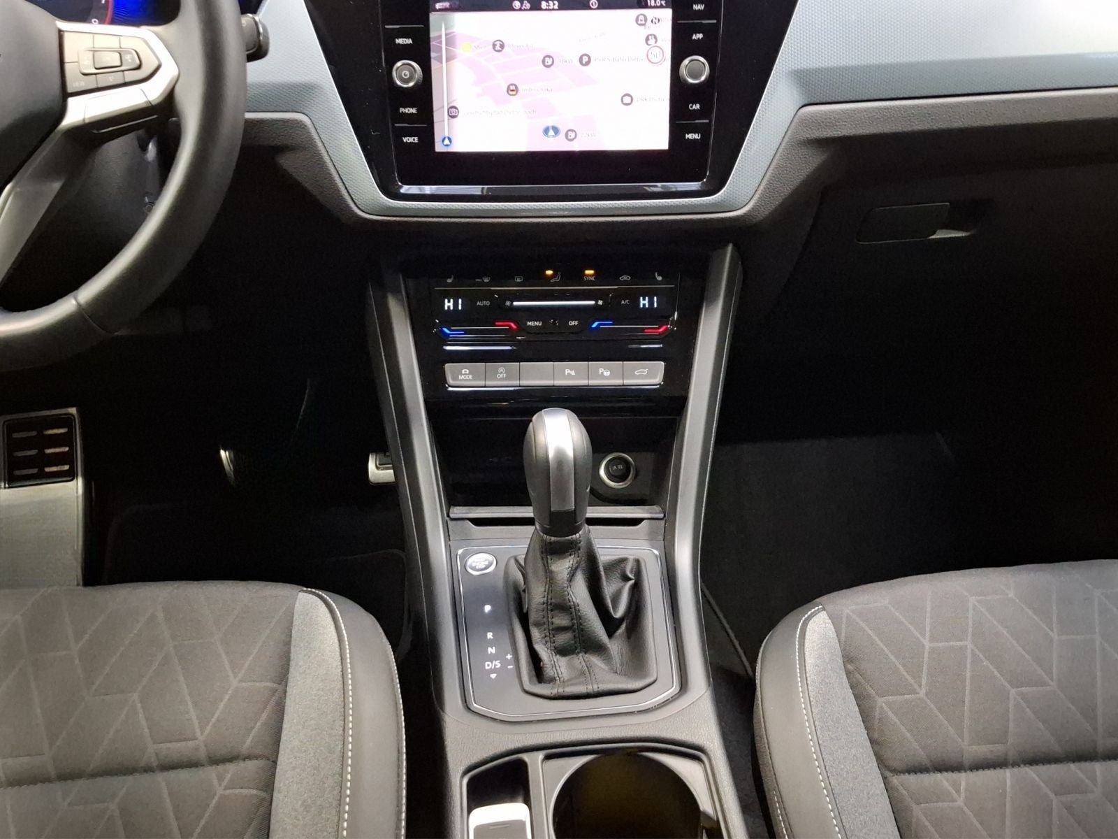 Volkswagen Touran Comfortline 1.5 TSI OPF 7-Gang DSG foto 15