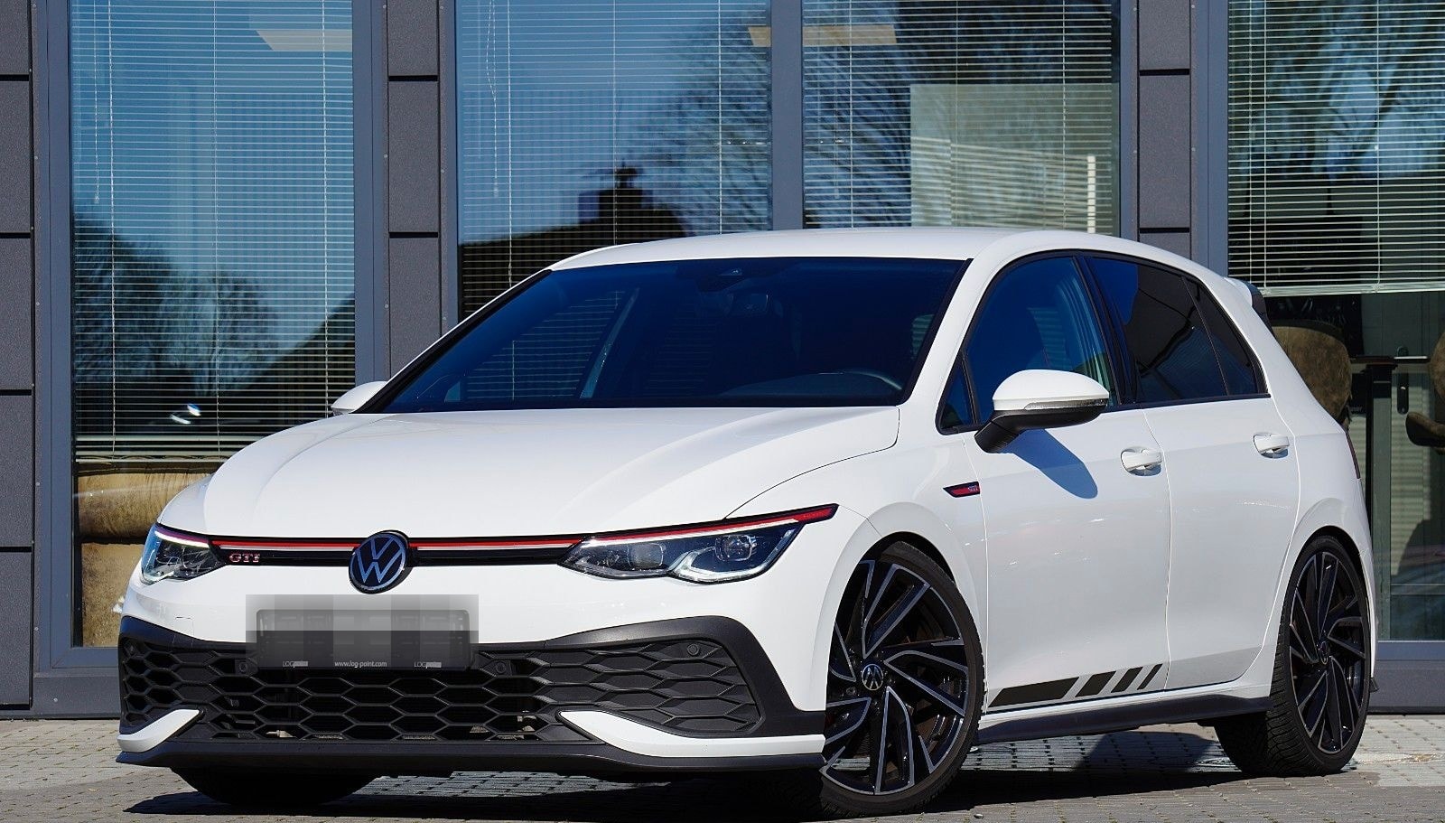 Volkswagen Golf VIII Lim. GTI Clubsport MIT 2 J. GARANTIE foto 1