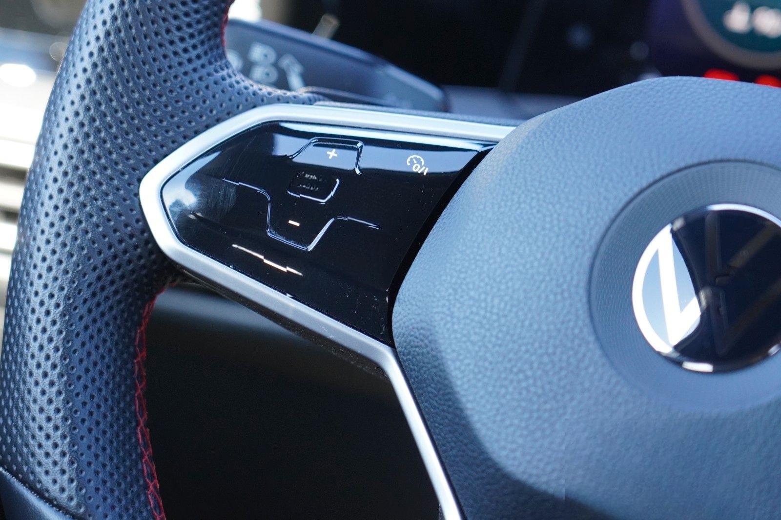 Volkswagen Golf VIII Lim. GTI Clubsport MIT 2 J. GARANTIE foto 15