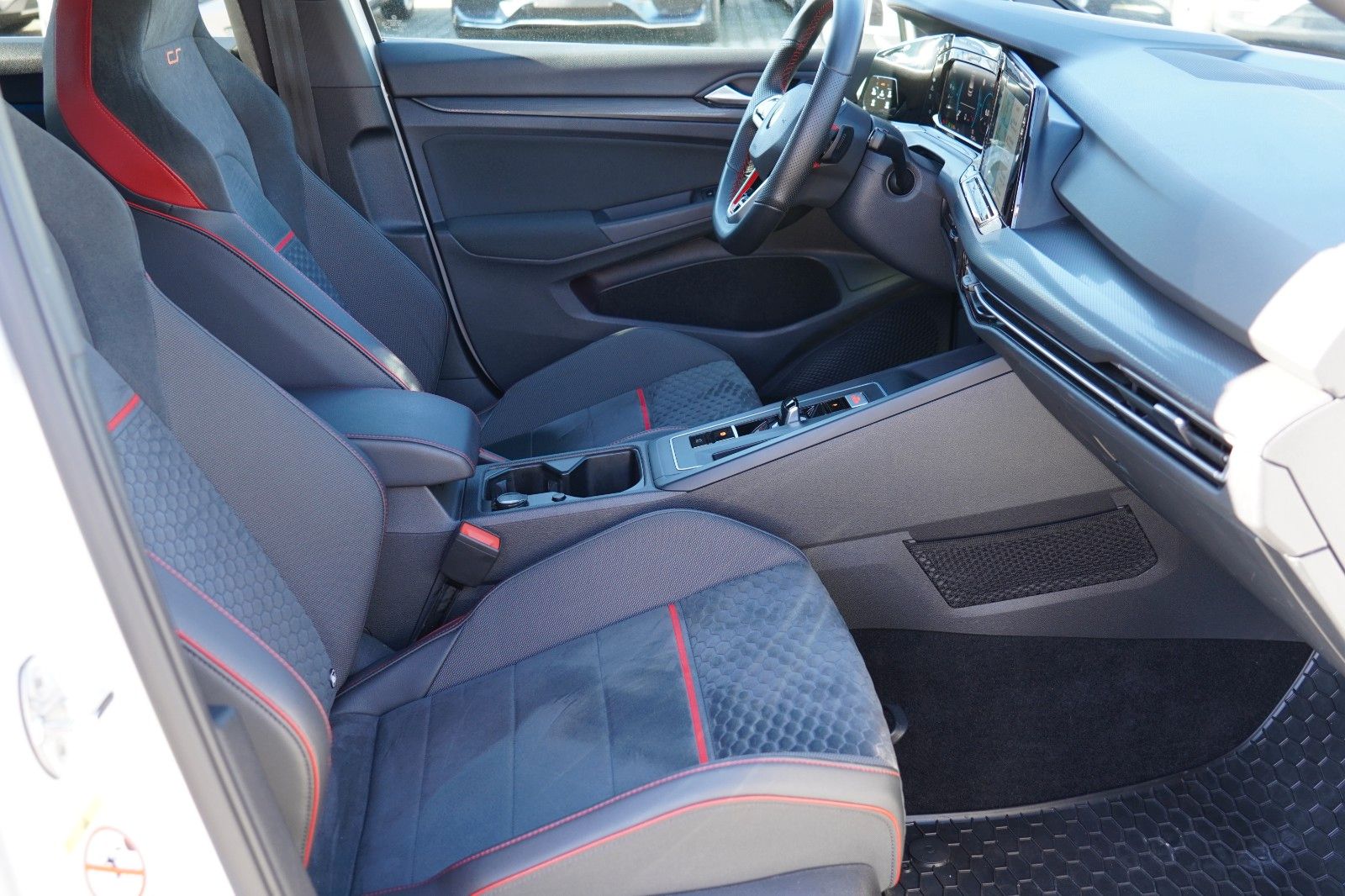 Volkswagen Golf VIII Lim. GTI Clubsport MIT 2 J. GARANTIE foto 8