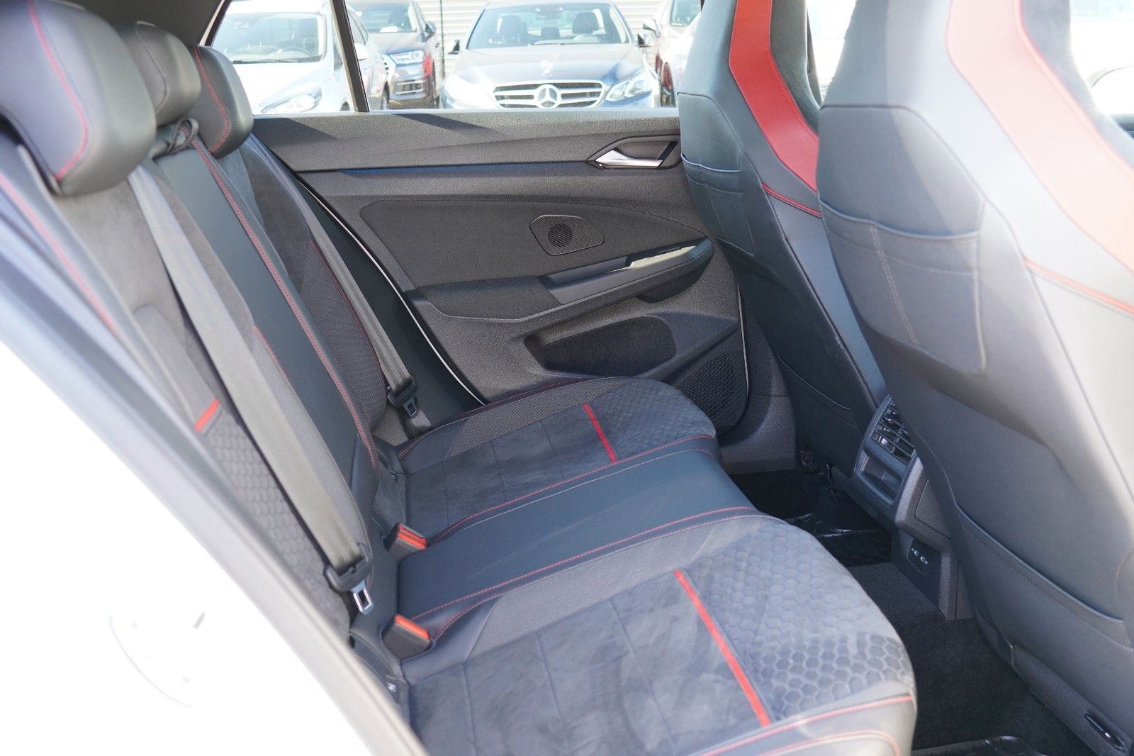 Volkswagen Golf VIII Lim. GTI Clubsport MIT 2 J. GARANTIE foto 10