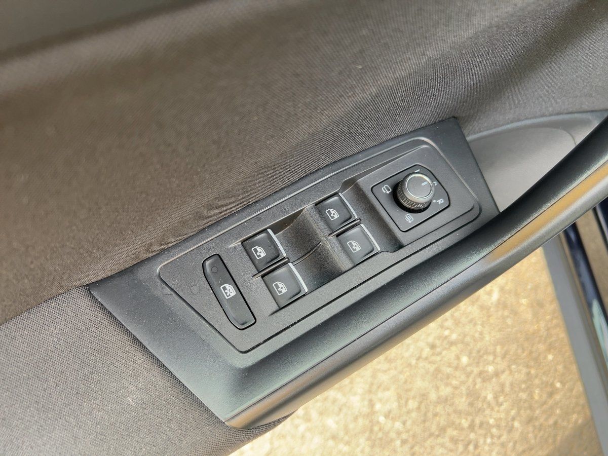 Volkswagen T-Roc ACTIVE 1.5 TSI DSG APP+DAB+ACC+LED+NAVI+PD foto 14