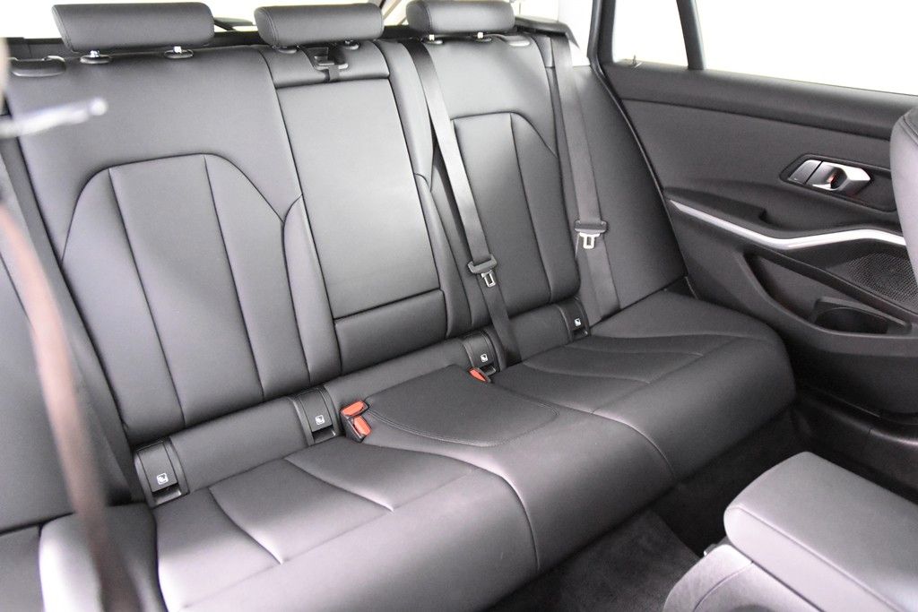 BMW 318i A Touring *1.Hand*Leder*Navi*SHZ*EHK* foto 10