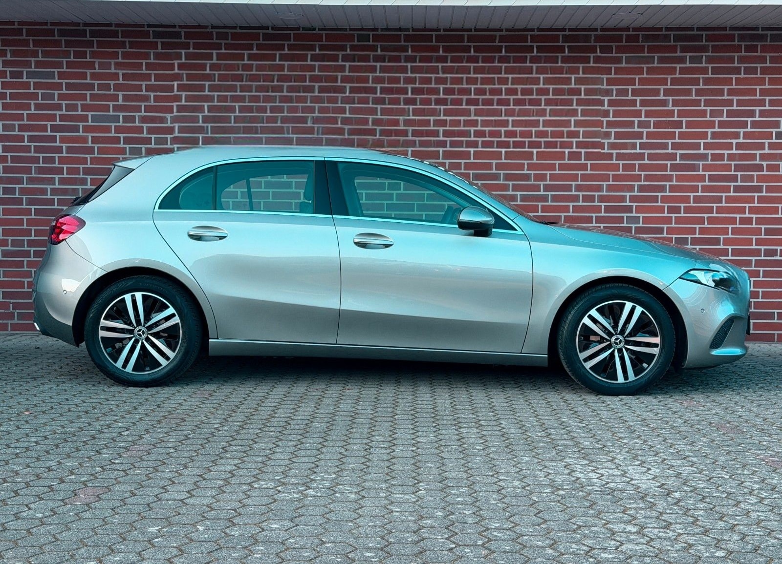 Mercedes-Benz A 180 Progressive MBUX Navi SHZ foto 6