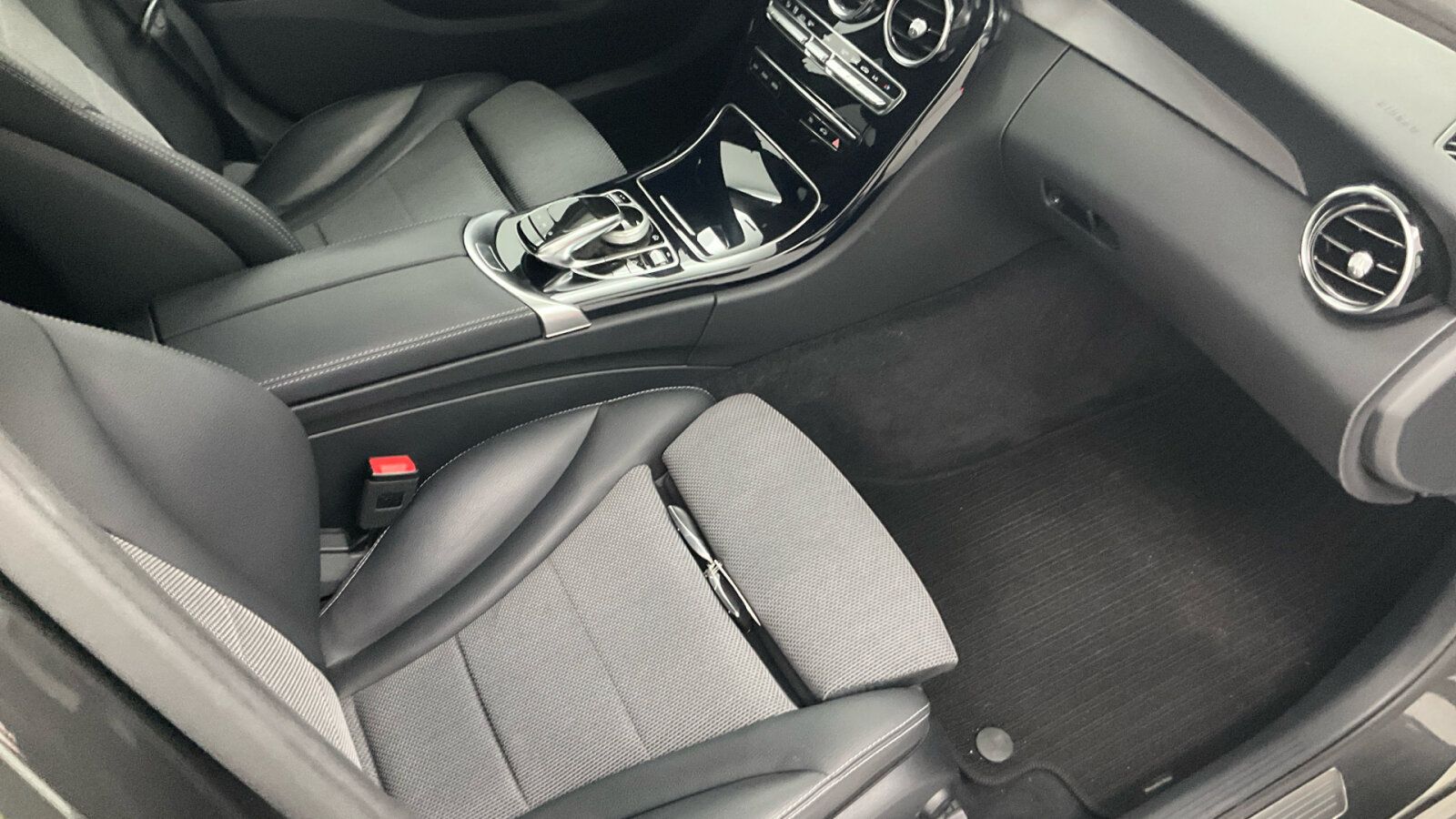 Mercedes-Benz C 180 T Avantgarde Navi LED High Perf. Navi foto 8