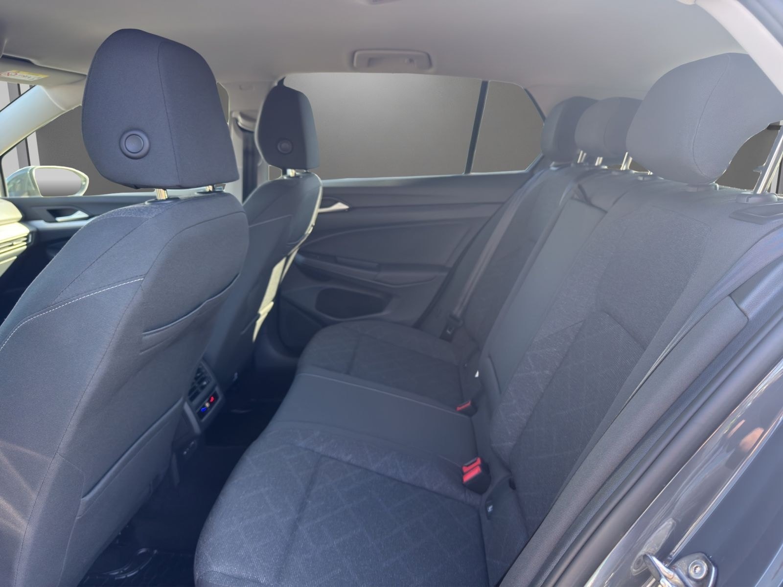 Volkswagen Golf VIII 1.5TSI Life NAVI+KAMERA+LED foto 11