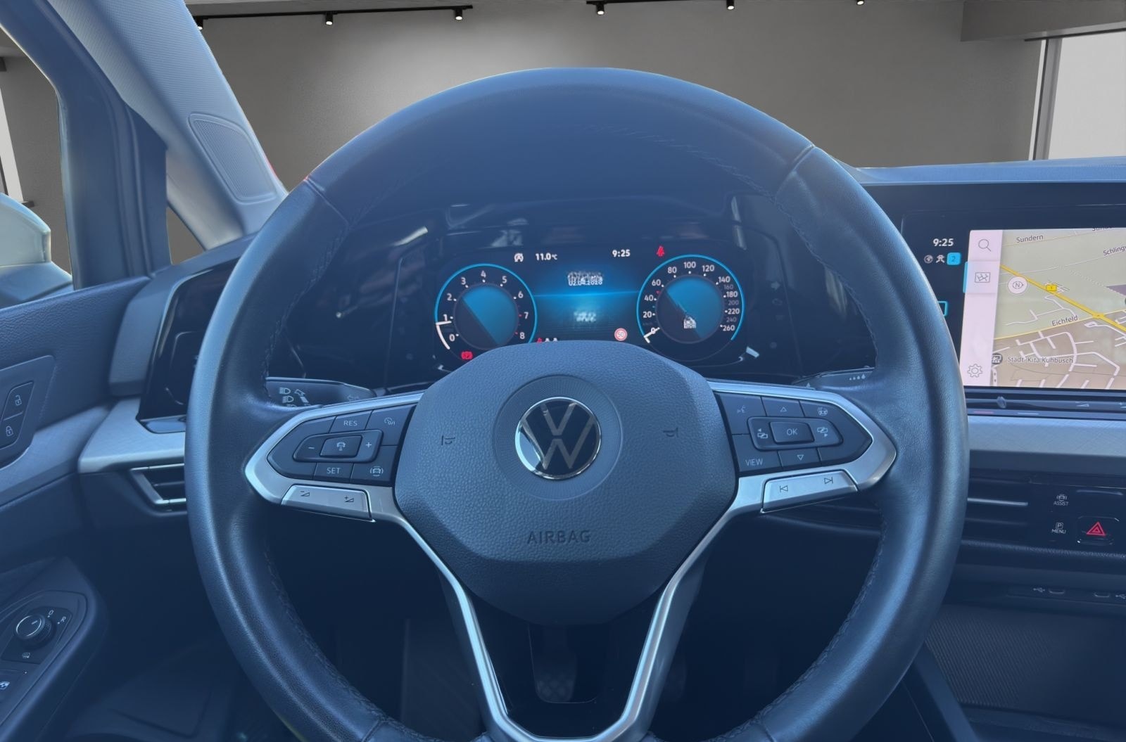 Volkswagen Golf VIII 1.5TSI Life NAVI+KAMERA+LED foto 14