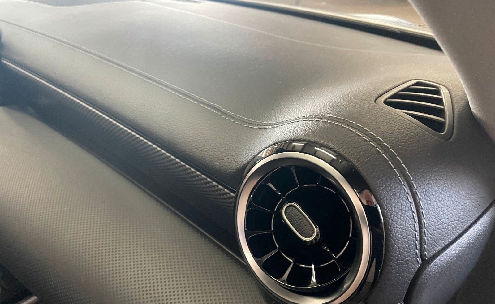 Mercedes-Benz CLA Shooting Brake CLA 180 PANO/19 Zoll/NAVI foto 14