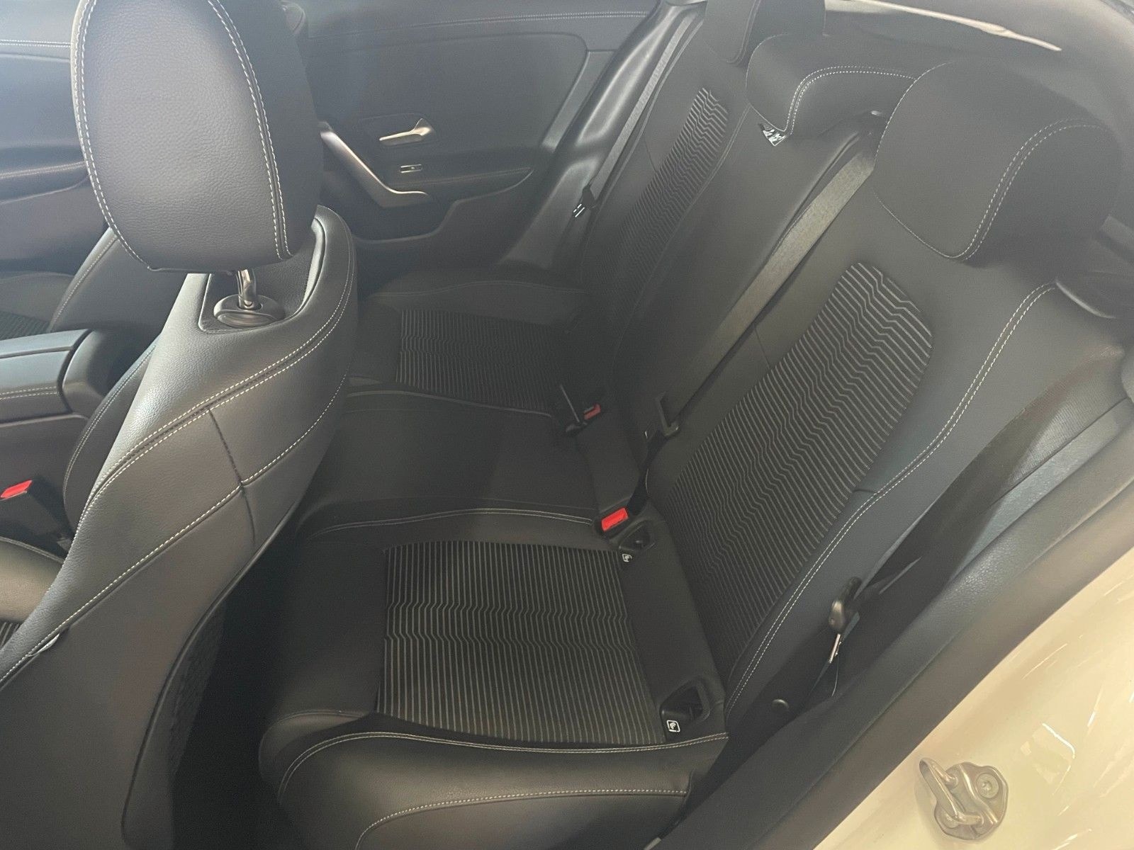 Mercedes-Benz CLA Shooting Brake CLA 180 PANO/19 Zoll/NAVI foto 15