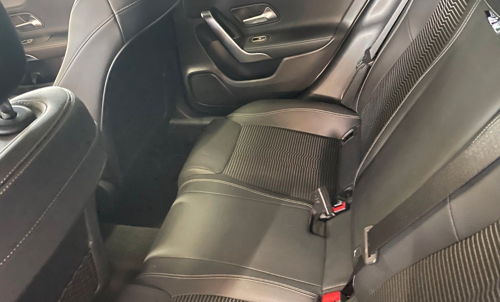 Mercedes-Benz CLA Shooting Brake CLA 180 PANO/19 Zoll/NAVI foto 18