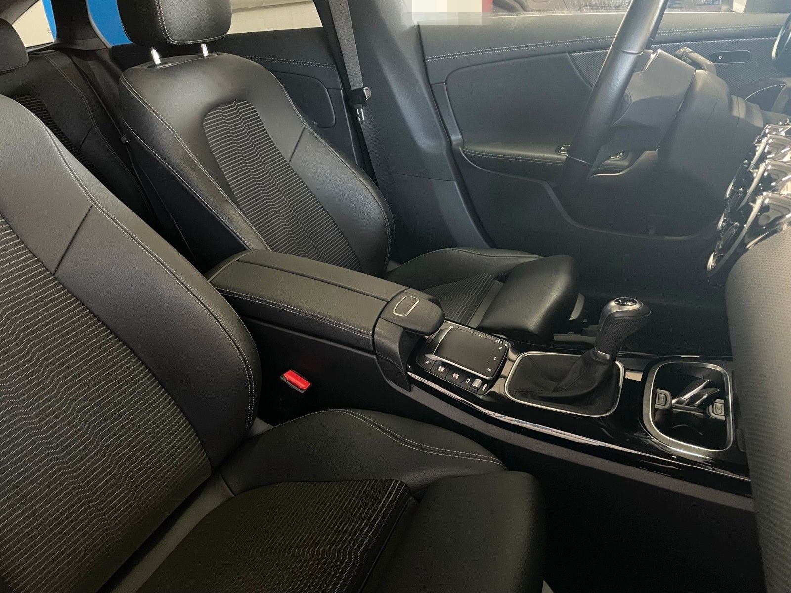 Mercedes-Benz CLA Shooting Brake CLA 180 PANO/19 Zoll/NAVI foto 24