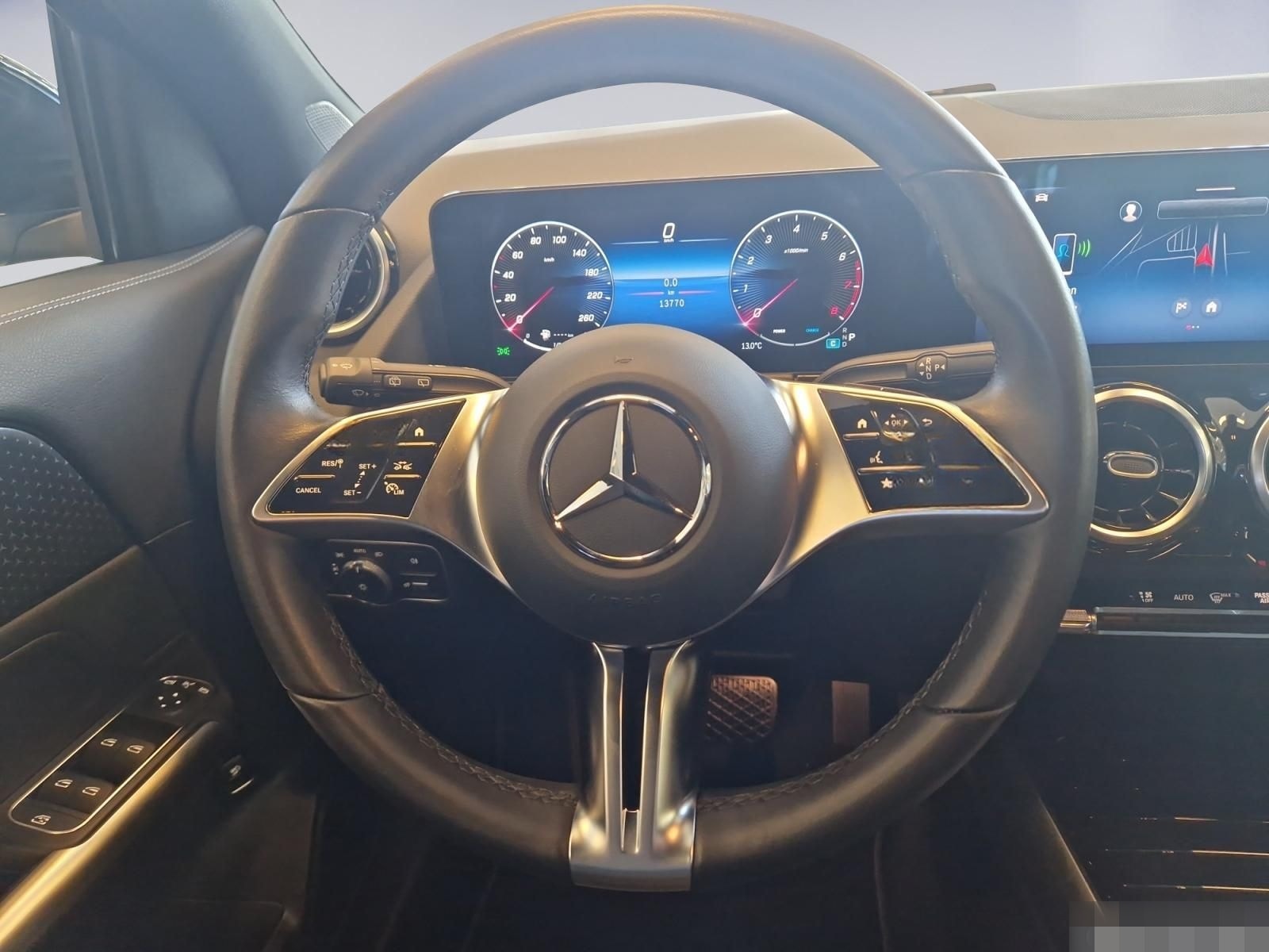 Mercedes-Benz GLA 200 Progressive MULTIBEAM Kamera 18 Zoll foto 7