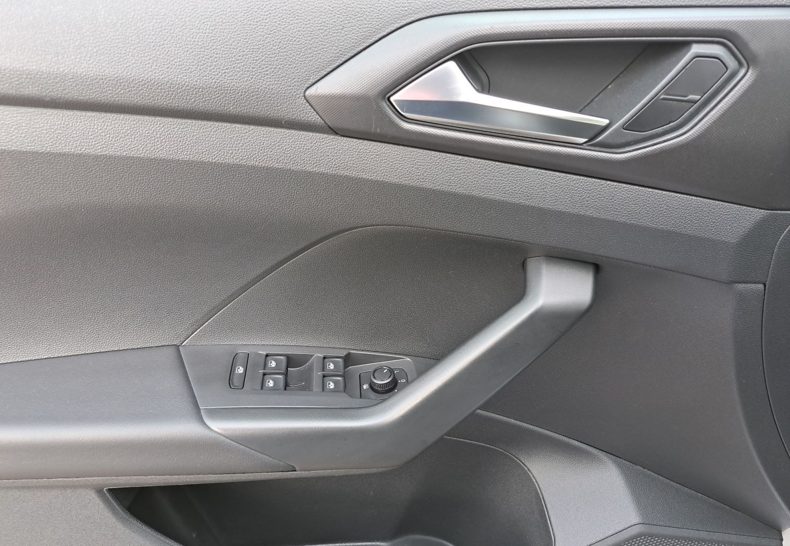 Volkswagen T-Cross 1.0 TSI 3,99% APP 5J-GARAN LED GJ-REIF P foto 16