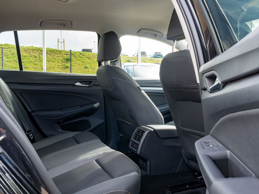 Volkswagen Golf VIII Active 1,5 l TSI STANDHZ. ACC HUD LED foto 8