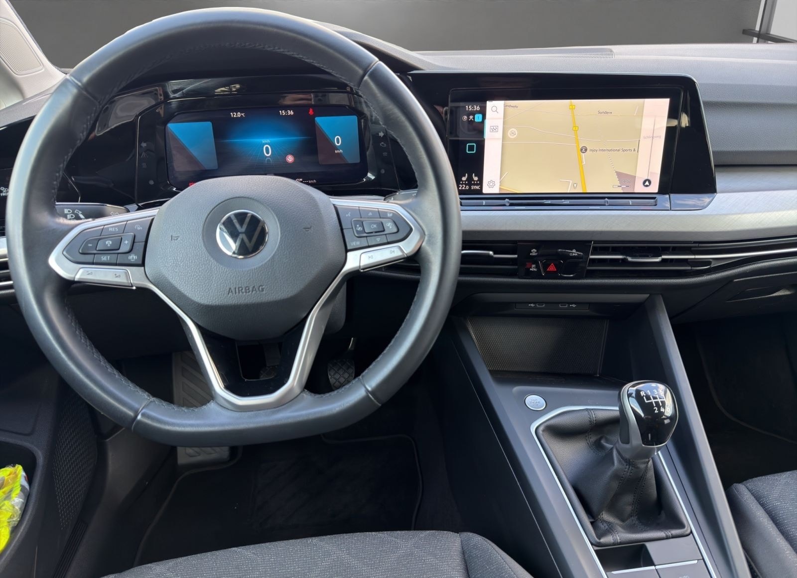 Volkswagen Golf VIII 1.5TSI Life NAVI+KAMERA+LED+APP-CONNEC foto 12