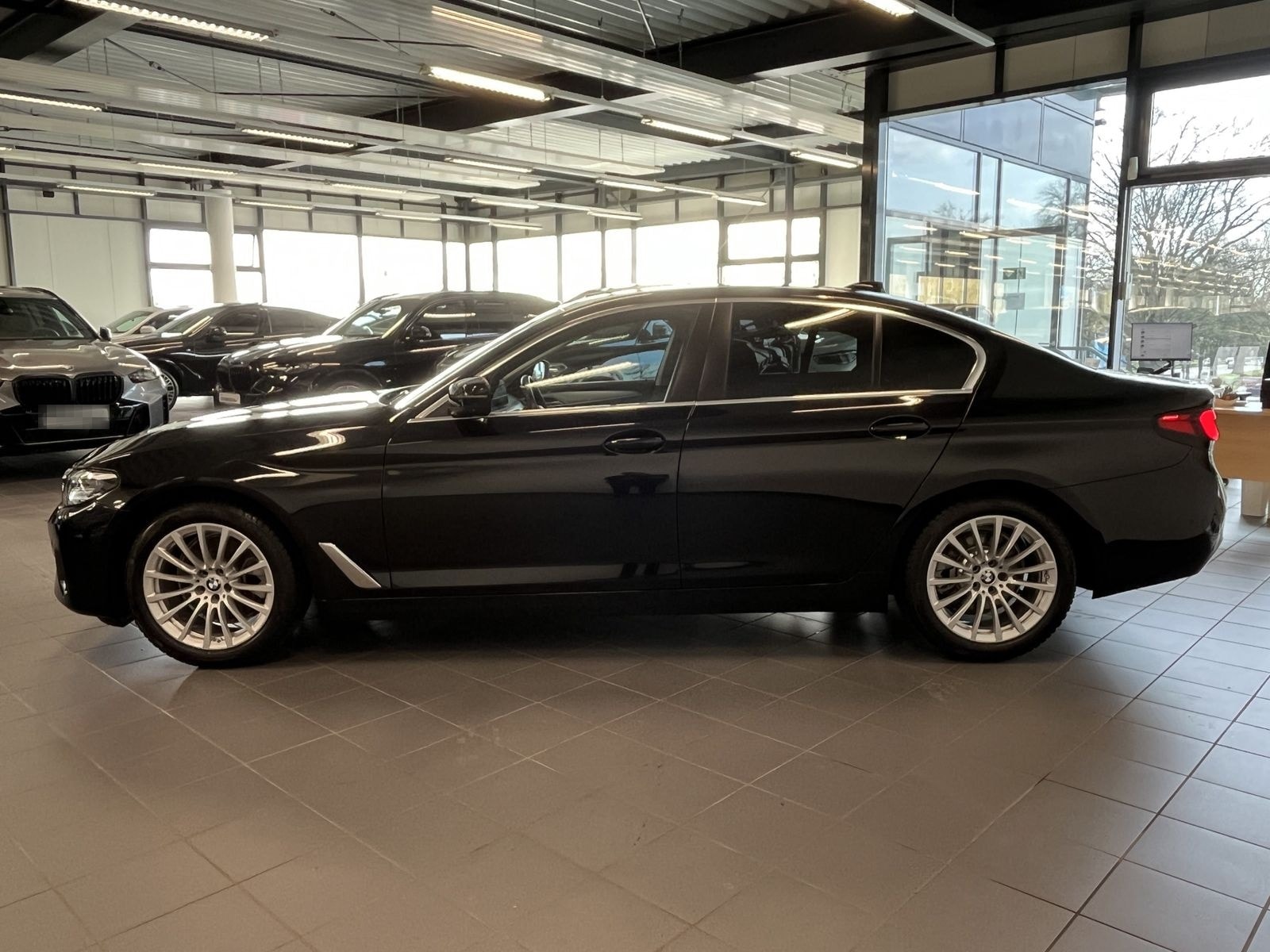 BMW 520d ACC 360°KAM RFK NAVI Standh. LED PDC V+H foto 2