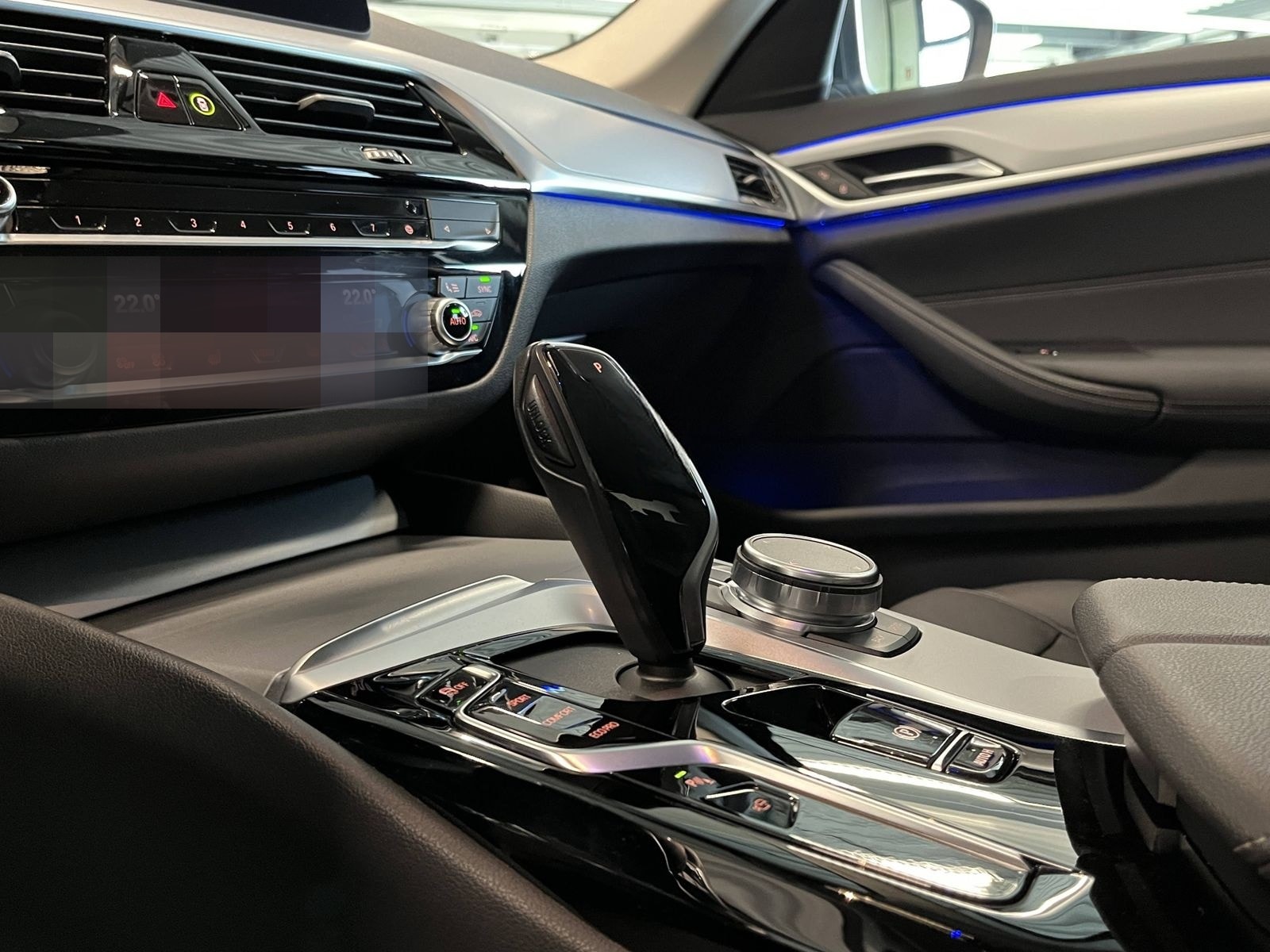 BMW 520d ACC 360°KAM RFK NAVI Standh. LED PDC V+H foto 16