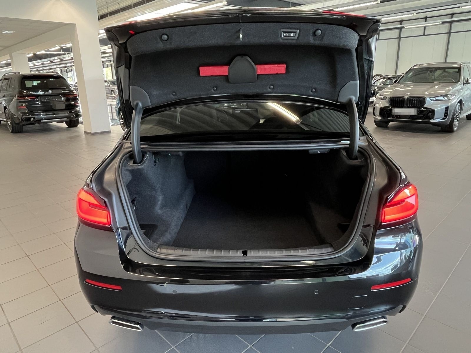 BMW 520d ACC 360°KAM RFK NAVI Standh. LED PDC V+H foto 10