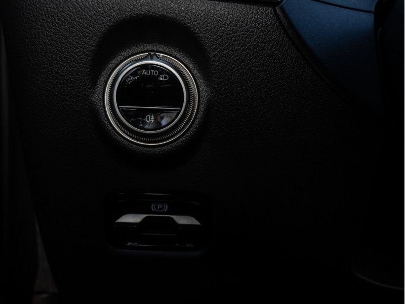 Mercedes-Benz C 200 d T Avantgarde/LED/Cam/Totw/Winter/EASY-P foto 22