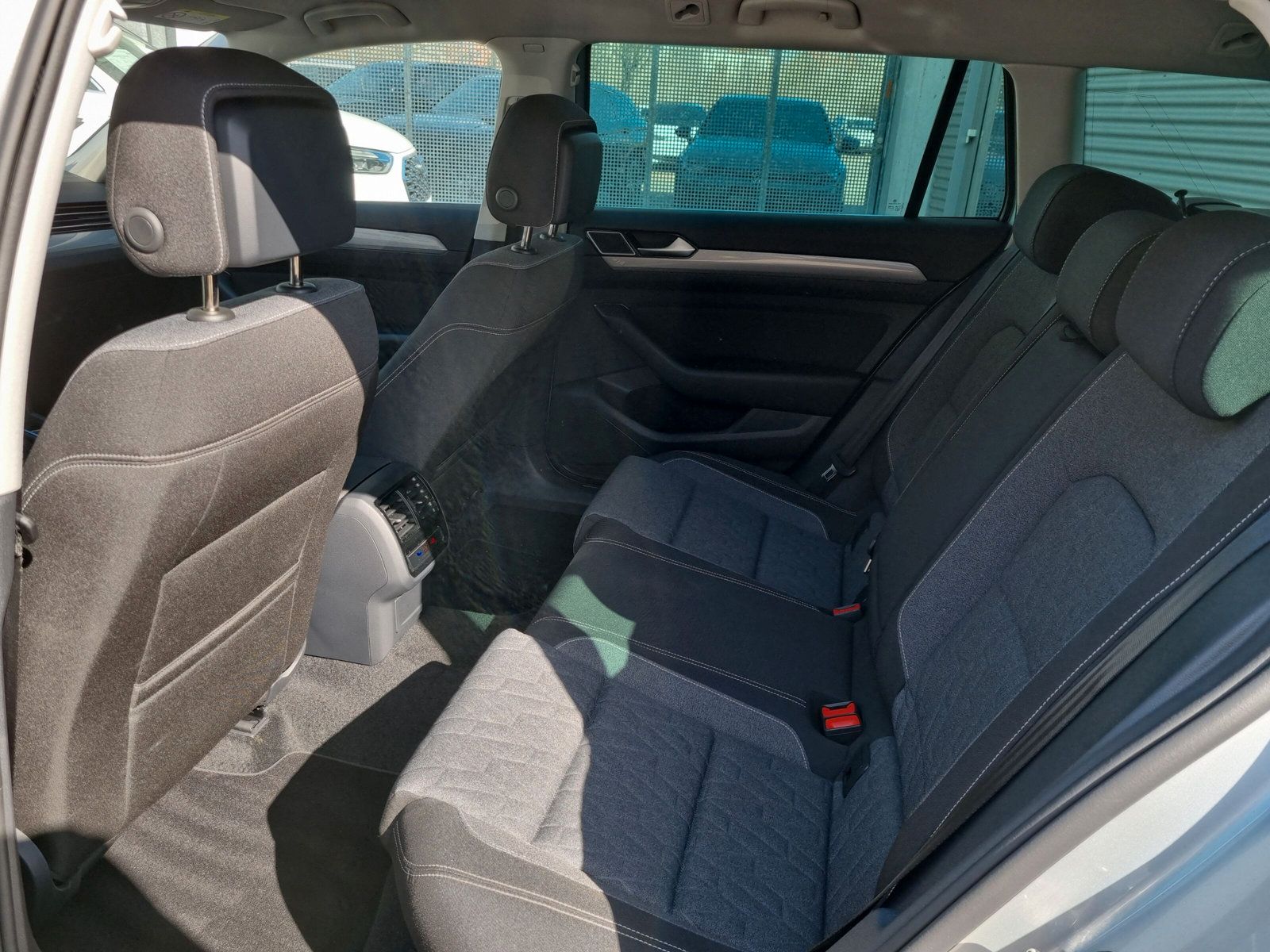 Volkswagen Passat Variant 2.0 TDI DSG Business AHK KAMERA foto 14