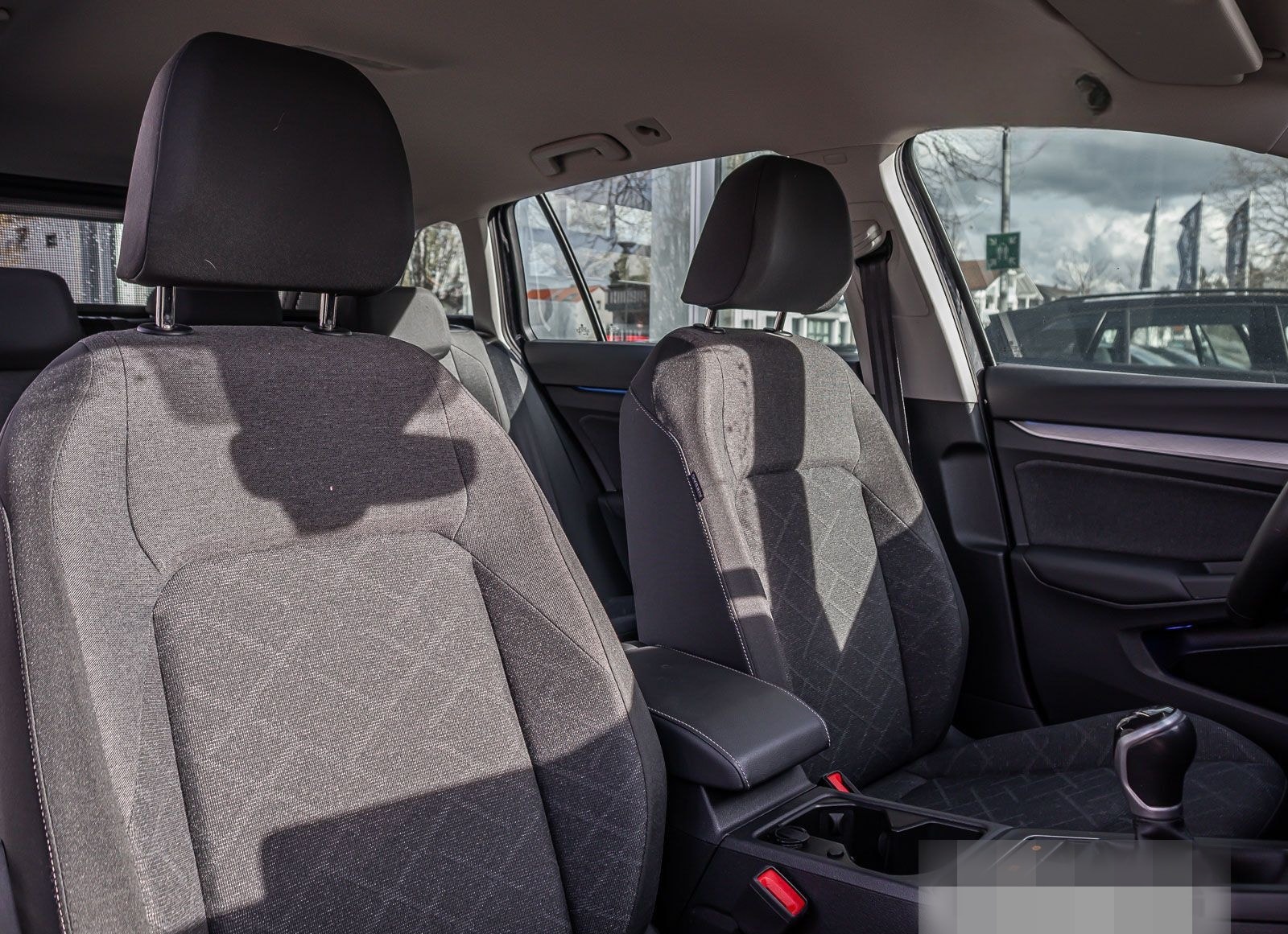 Volkswagen Golf VIII Variant Life 2.0 TDI AHK LED Navi Park foto 14