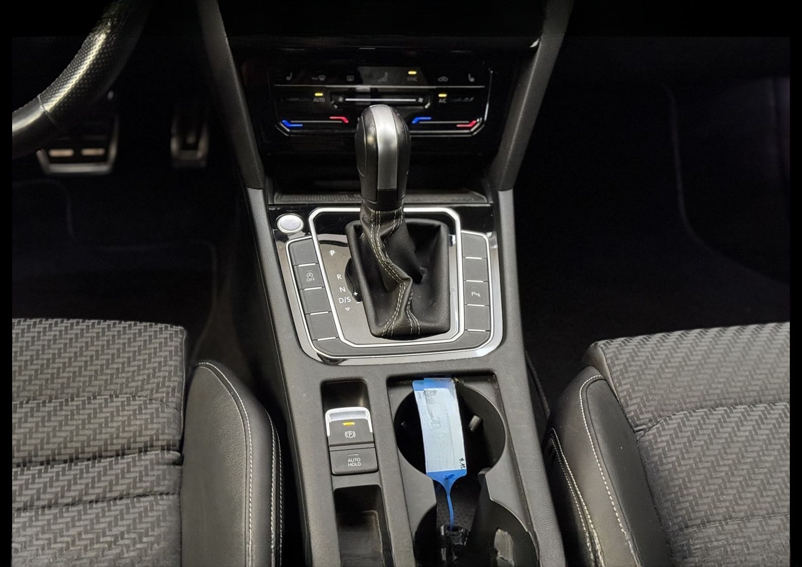 Volkswagen Passat Variant R-Line 1.5 TSI DSG Kamera/Navi/17 foto 16