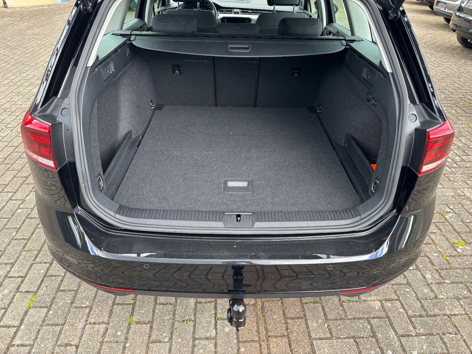 Volkswagen Passat Variant 2.0TDI Business Navi Kamera AHK foto 8