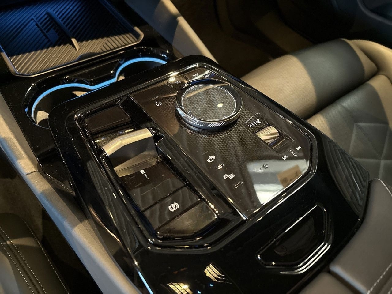 BMW i5 M60 xDr Lim M SPORT PRO AdLED,Pano,360°,H/K foto 16