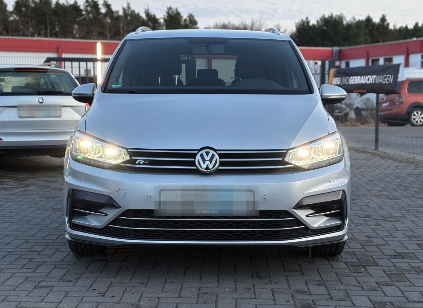 Volkswagen Touran 2.0 TDI DSG*R-LINE*STDHZ*ACC*SHZ*NAVI* foto 3