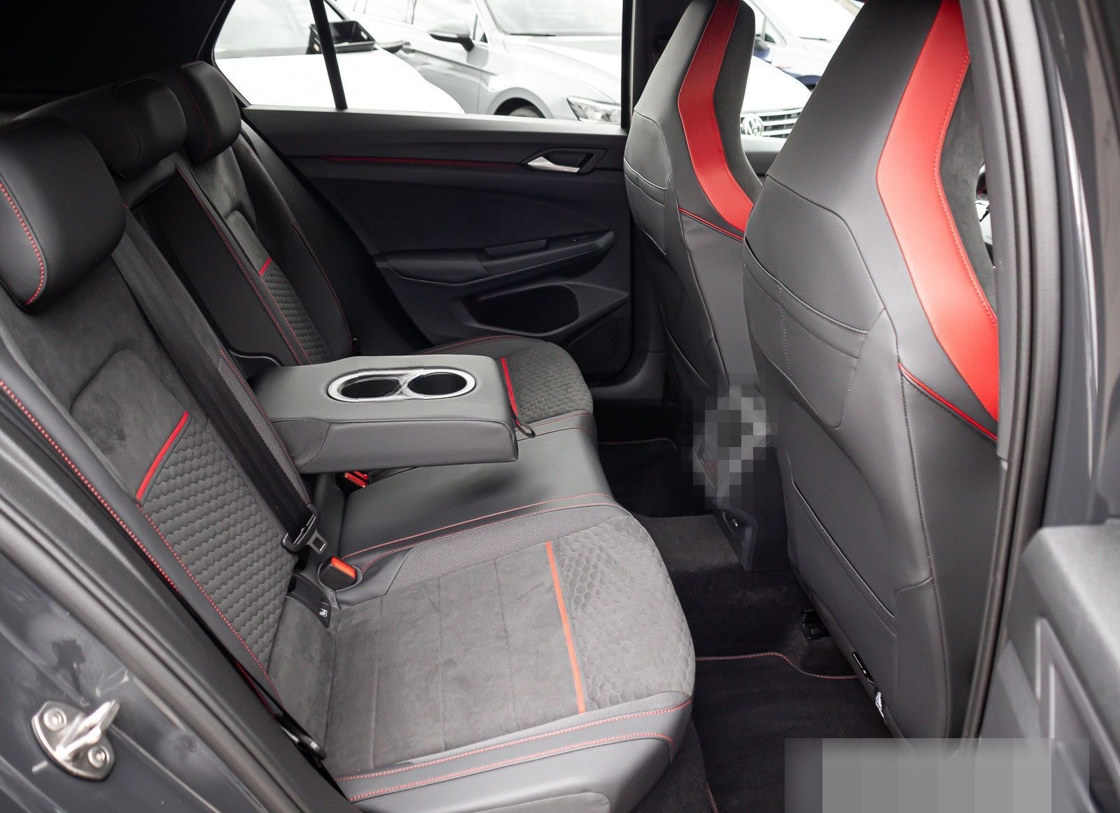 Volkswagen Golf VIII GTI Clubsport 2.0 TSI LED+ Navi ParkPi foto 15