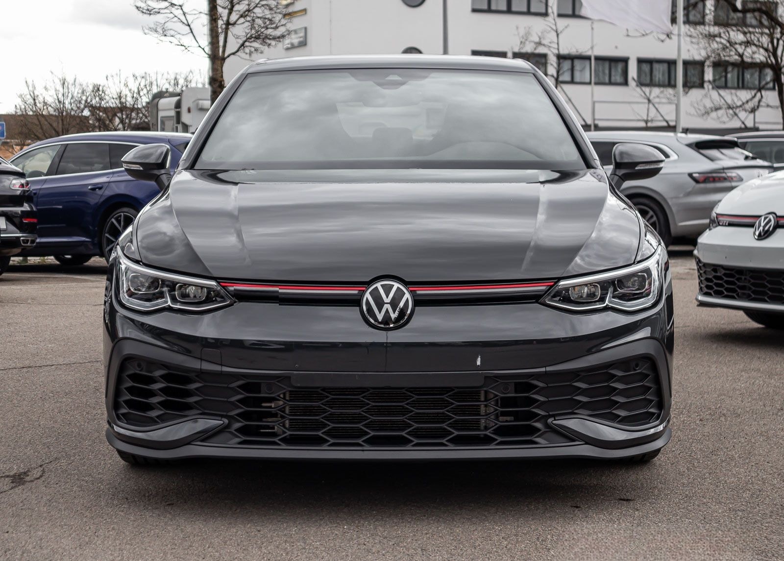 Volkswagen Golf VIII GTI Clubsport 2.0 TSI LED+ Navi ParkPi foto 5
