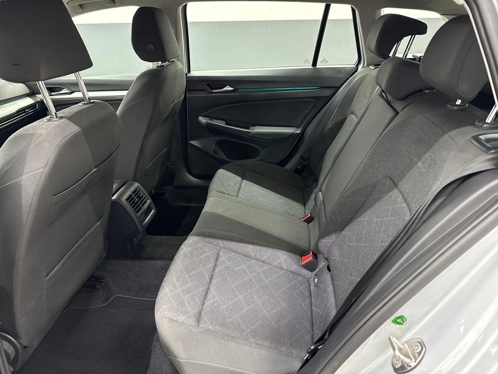 Volkswagen Golf VIII Variant 1.5 eTSI DSG AHK ACC Navi foto 7