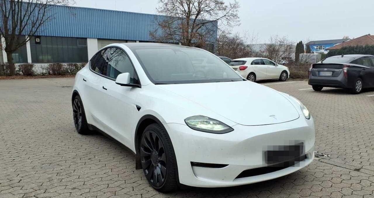 Tesla Model Y Performance 77kWh AWD AHK A.Pilot Leder foto 2