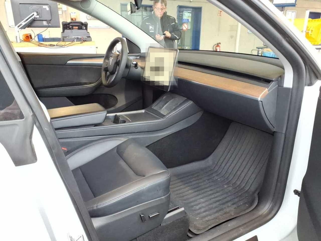 Tesla Model Y Performance 77kWh AWD AHK A.Pilot Leder foto 4