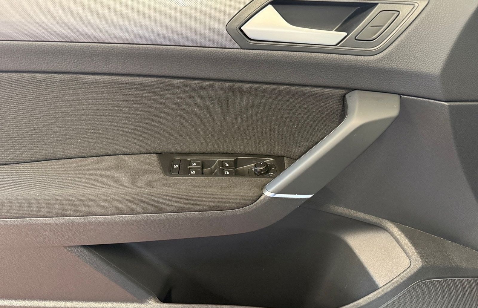 Volkswagen Touran 1.5 TSI R-Line BlackStyle DSG LED Navi AC foto 12