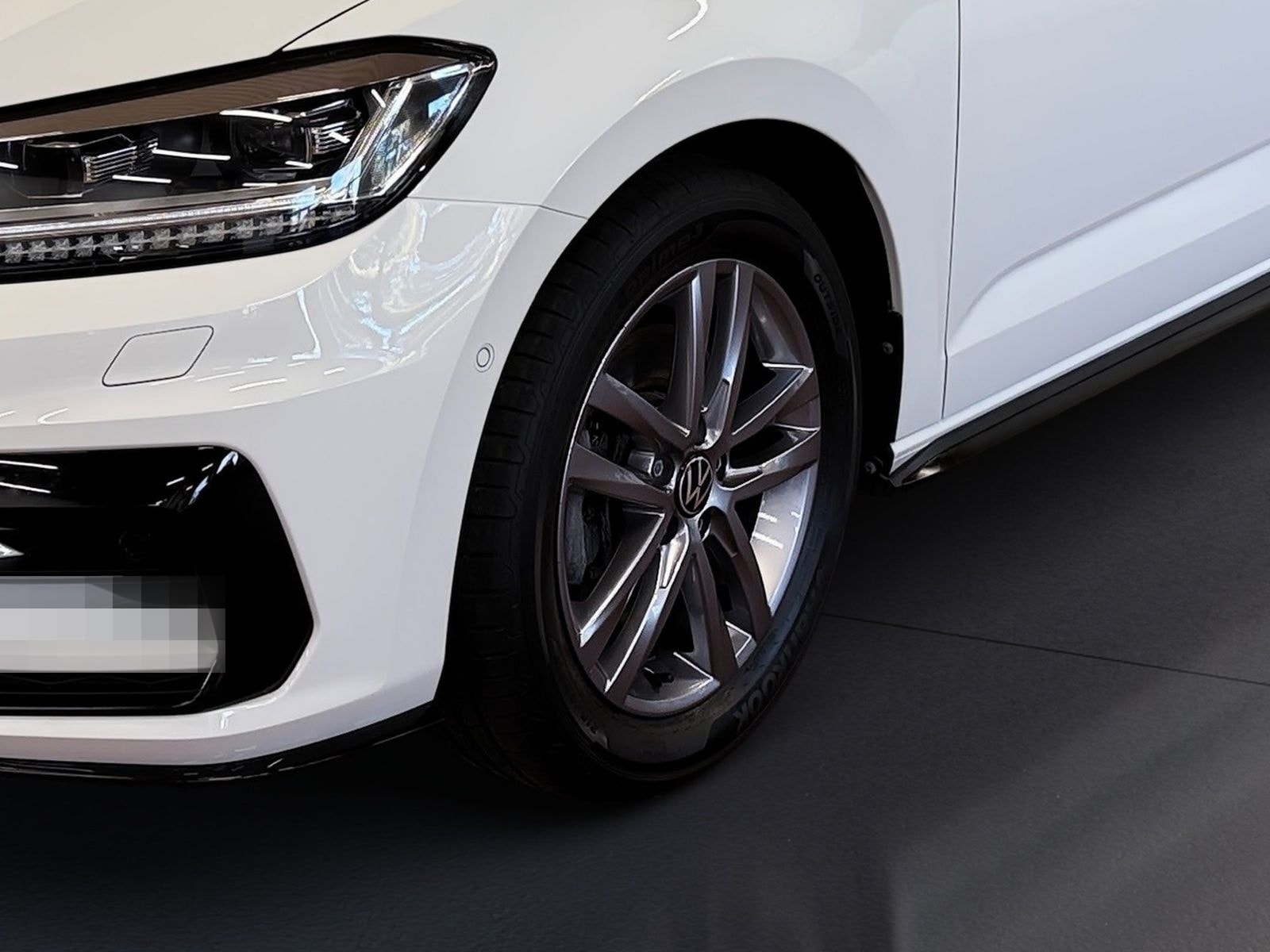 Volkswagen Touran 1.5 TSI R-Line BlackStyle DSG LED Navi AC foto 14