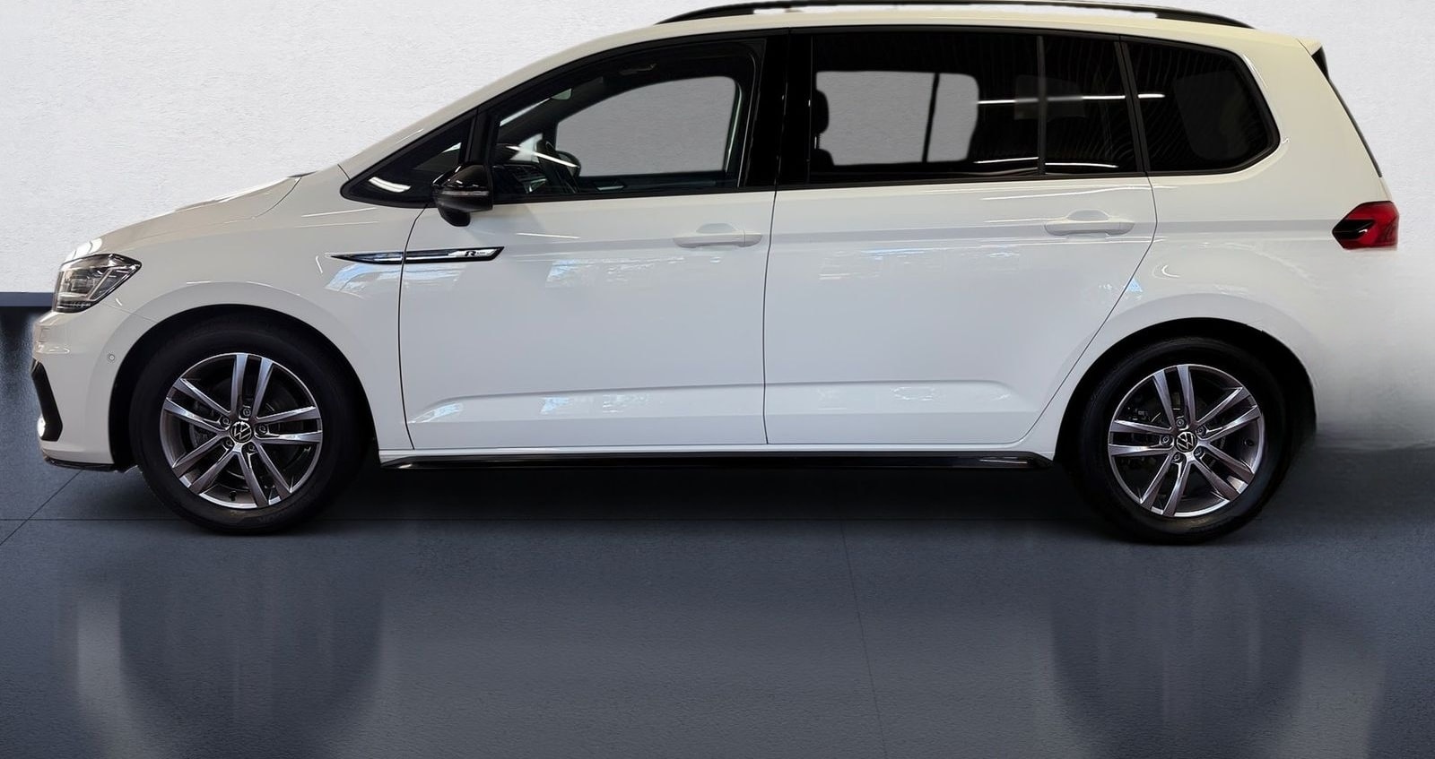 Volkswagen Touran 1.5 TSI R-Line BlackStyle DSG LED Navi AC foto 3