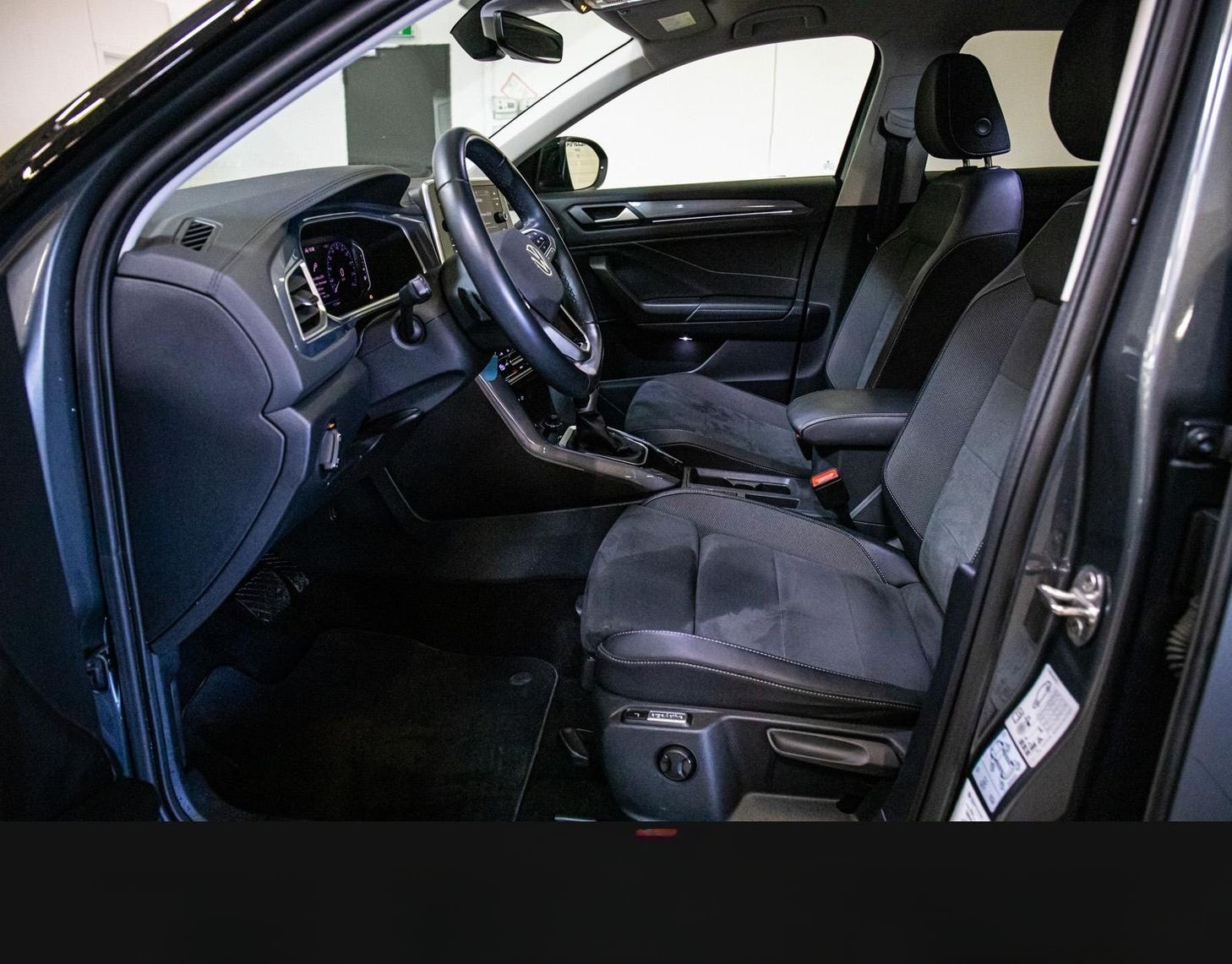 Volkswagen T-Roc Style 2.0 TDI LED MASSAGE ACC DSG CARPLAY foto 10