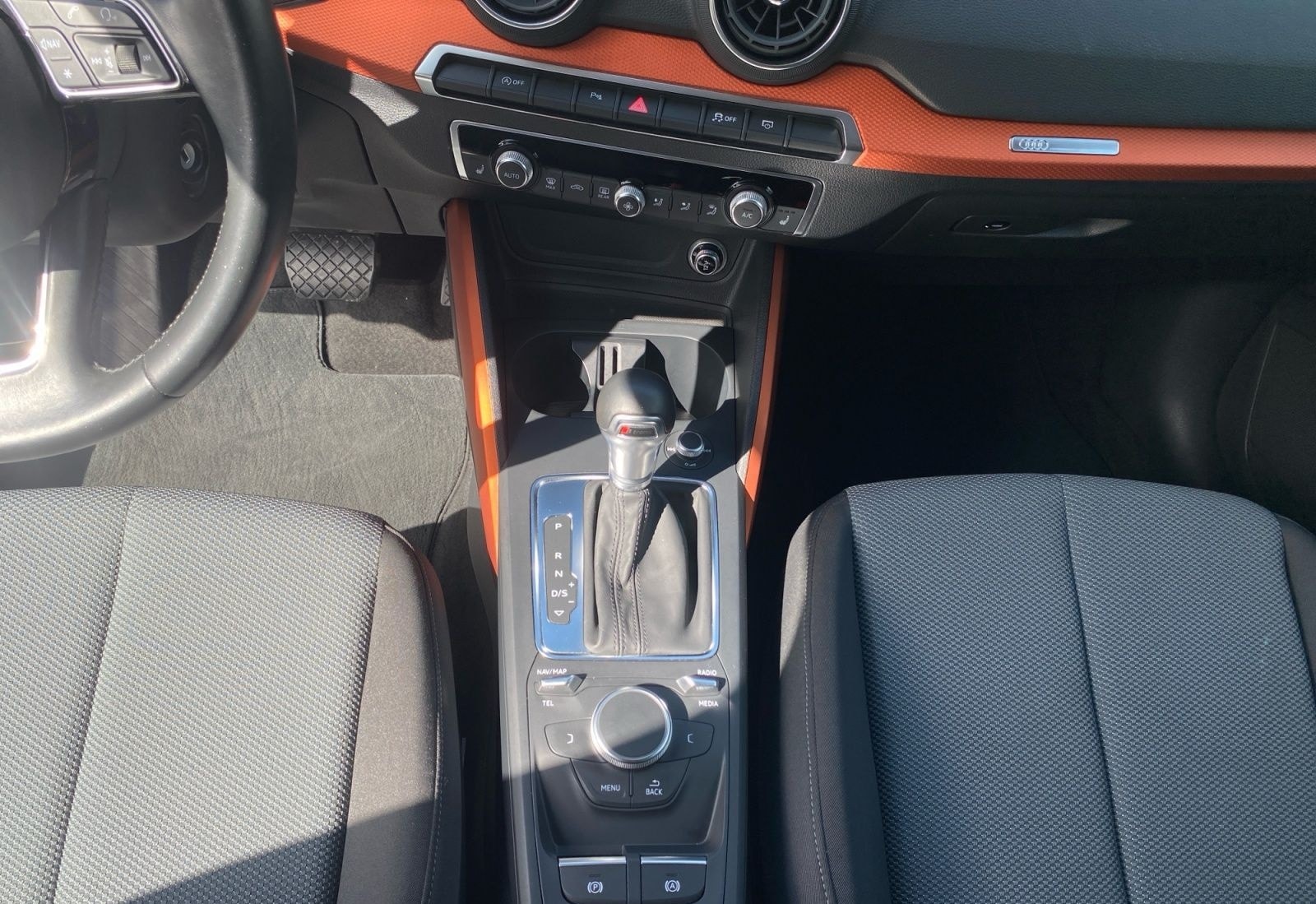 Audi Q2 35 TFSI S-tronic design *AHK*Navi*Kamera*Sitz foto 13