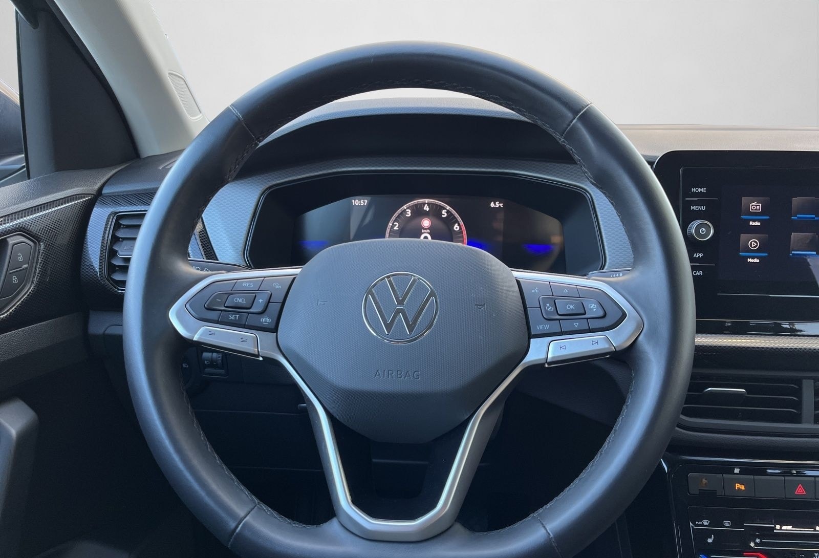 Volkswagen T-Cross LIFE 1.0 TSI LED REAR VIEW SHZ APP CONNE foto 9