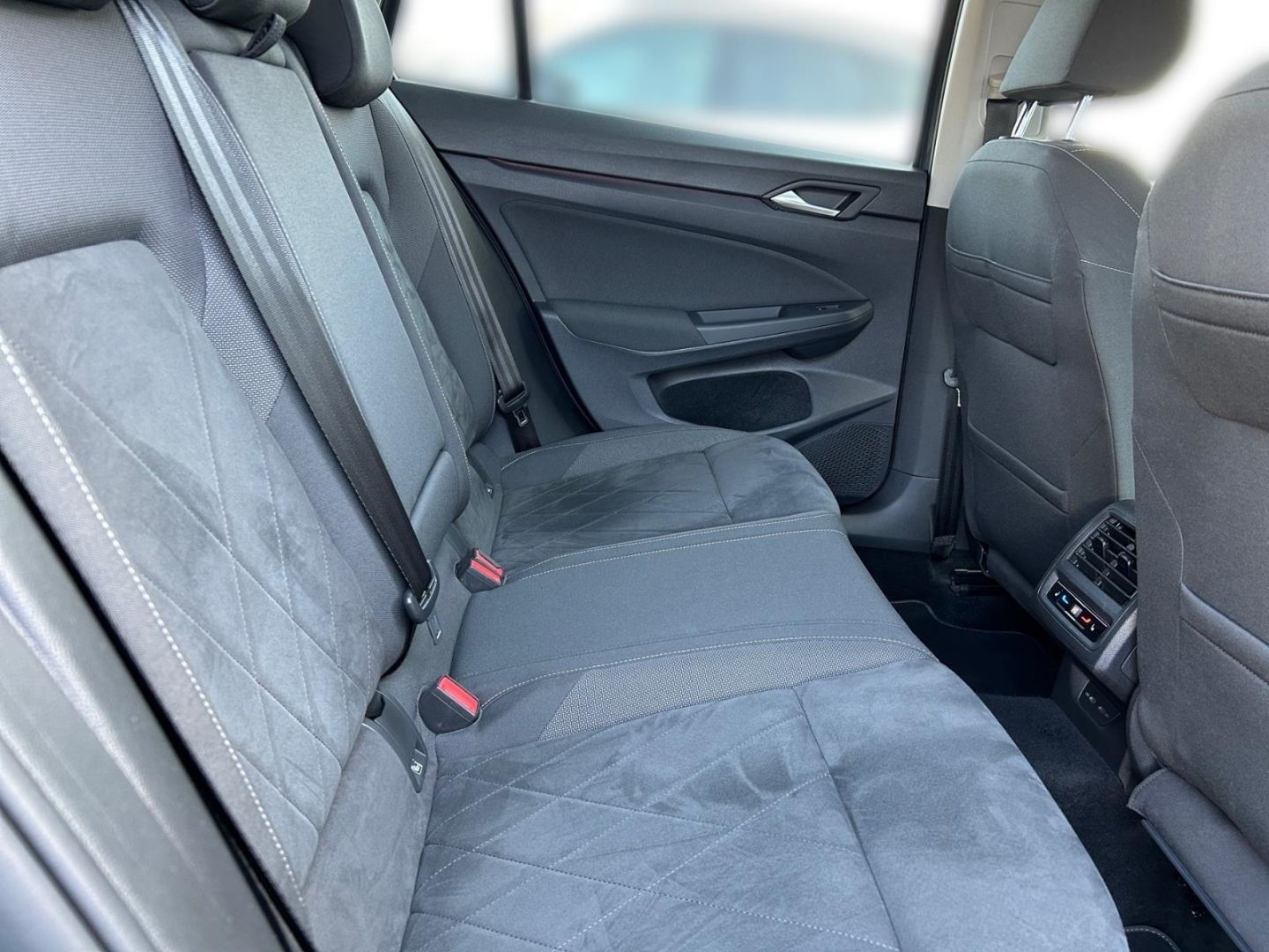 Volkswagen Golf VIII Variant Life++STANDHEIZUNG!++DIESEL! foto 13