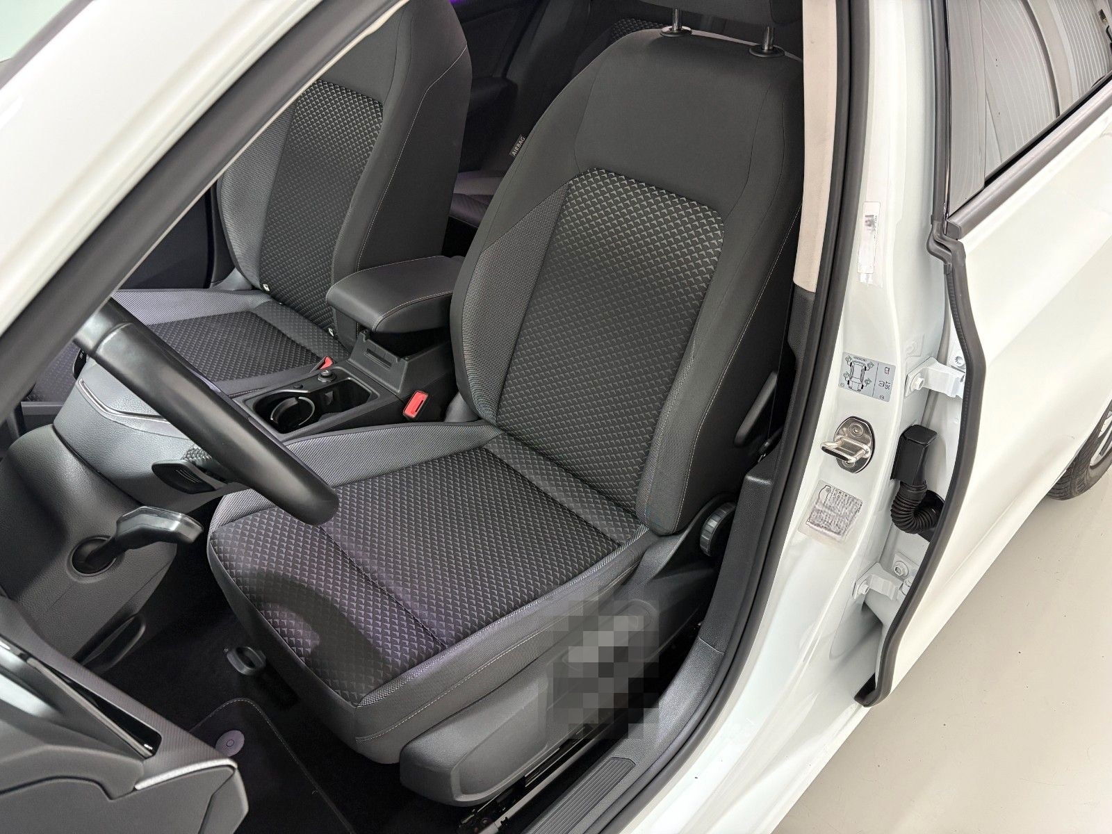 Volkswagen Golf VIII Lim. Active /LED-Plus/Navi/AHK/ACC foto 7