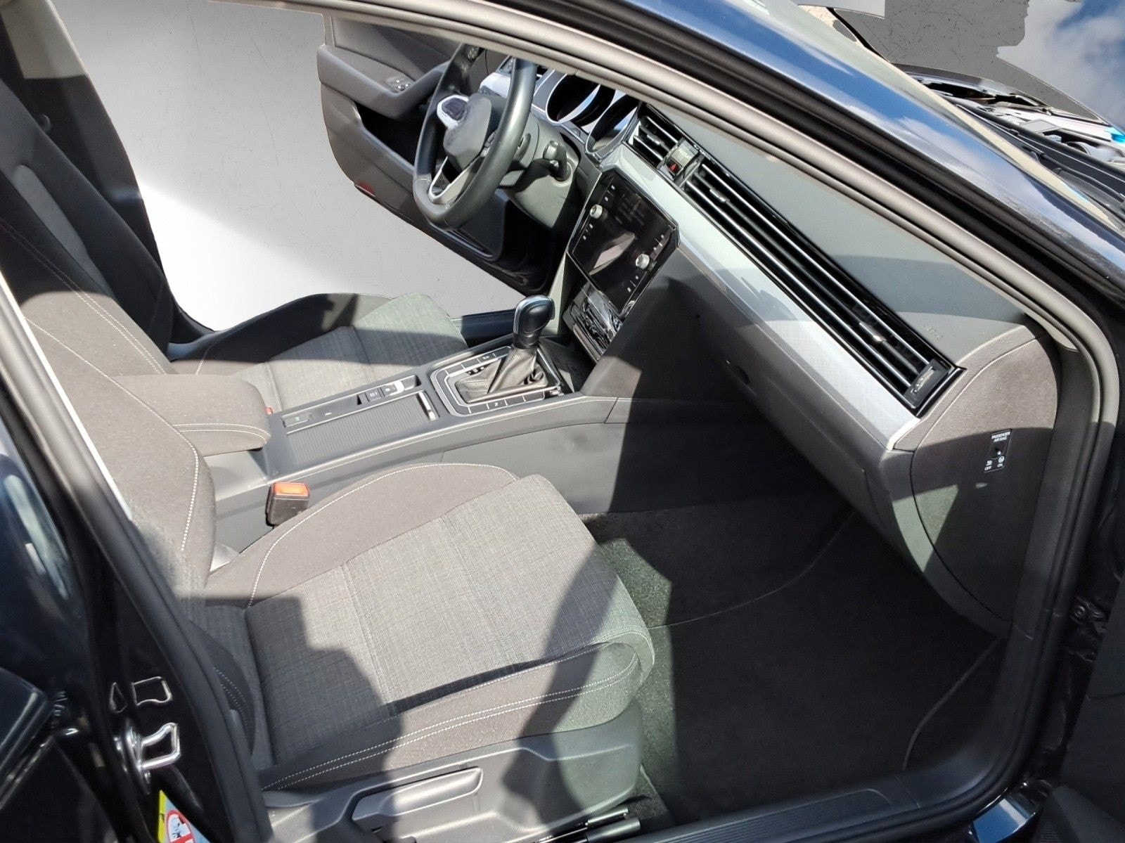 Volkswagen Passat Variant 2.0 TDI Business DSG,Kamera,LED foto 13