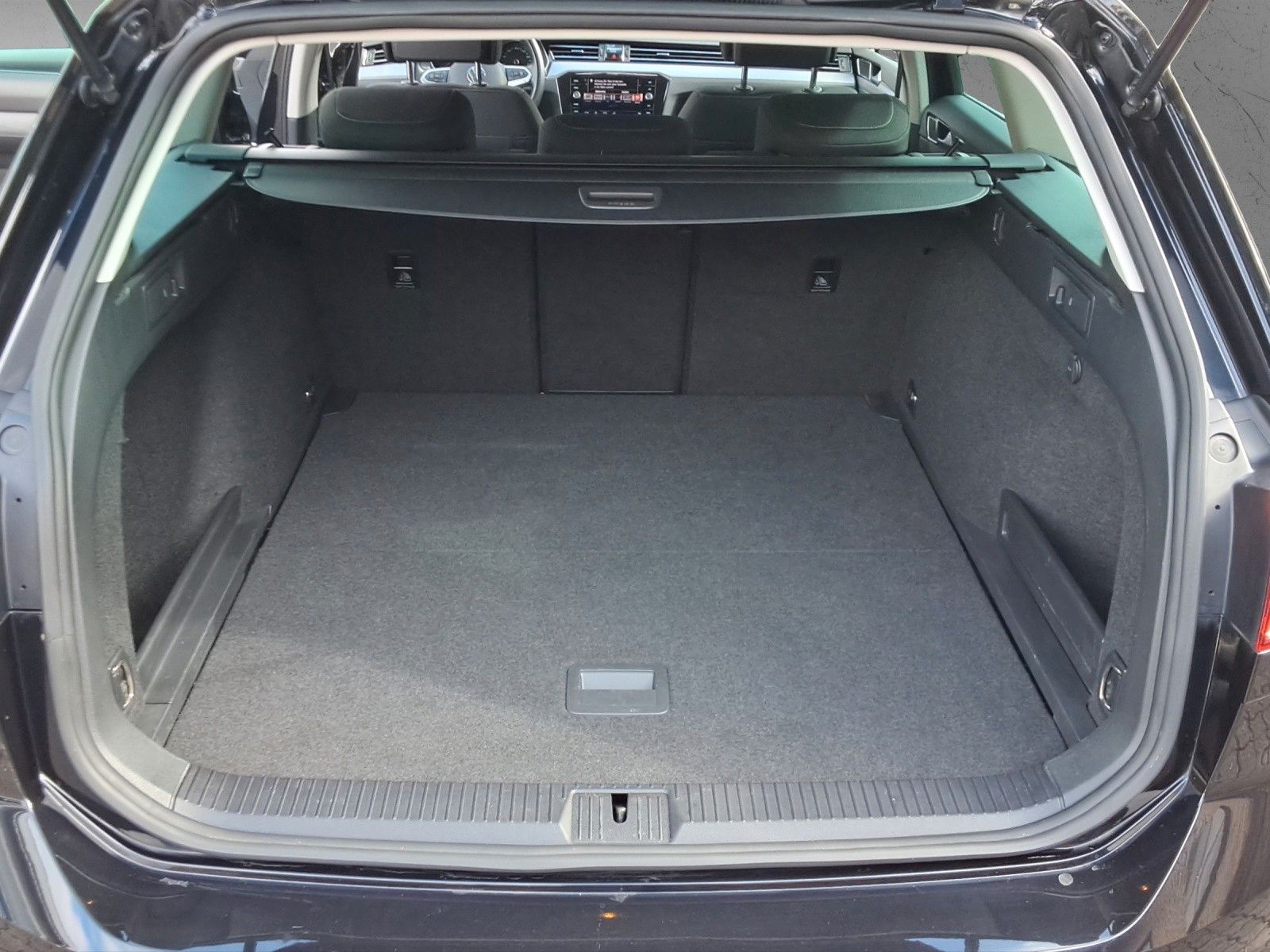 Volkswagen Passat Variant 2.0 TDI Business DSG,Kamera,LED foto 16