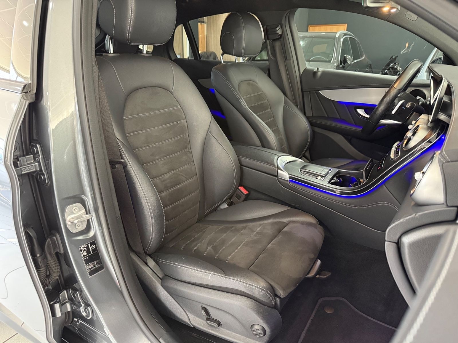 Mercedes-Benz GLC 200d Coupe*AMG-LINE*MBEAM*KAMERA*CARPLAY* foto 11