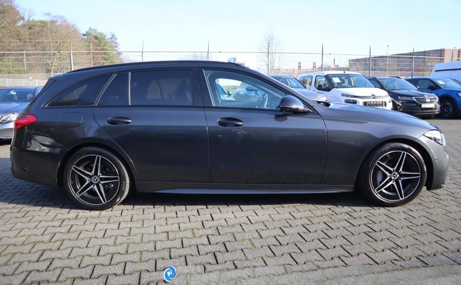 Mercedes-Benz C220d T AMG Line *Distronic*Digital Light*Memory foto 6